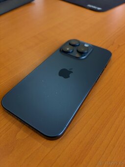 iPhone 15 Pro 256 GB - 3