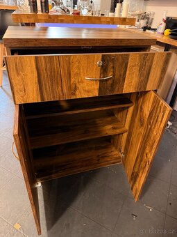 Dřevěná skříň se šuplíkem - 3