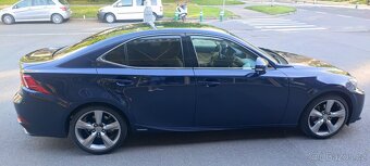 LEXUS IS300h LUXURY - 3