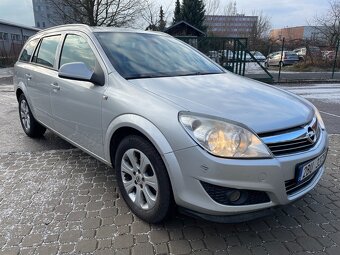 Opel Astra kombi 1,7 CDTI 81 kW, rok 2010 - 3