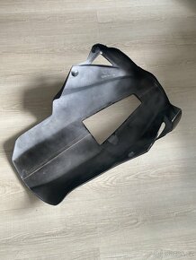 Aerodinamický kryt motoru Kawasaki Z800 - 3