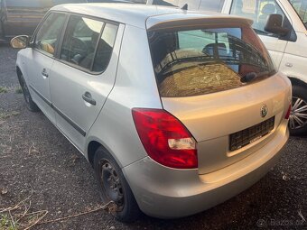 Škoda Fabia 2 II 1.2 6v CHF 44kw 2009 9102 9156 díly z vozu - 3