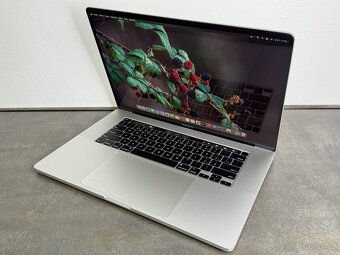 MacBook Pro 16'' 2019 / i9 / 64GB / 1TB SSD / Silver - 3