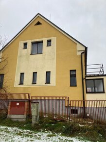 DŮM SE ZAHRADOU A GARÁŽÍ - 3