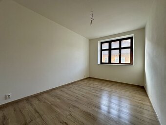 Moderní a nadstandardně zrekonstruovaný byt 3+kk (66 m²) - 3