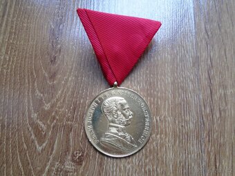 VELKÁ MEDAILE ZA STATEČNOST F.J.I. A CAREL OBĚ ZLATÉ - 3