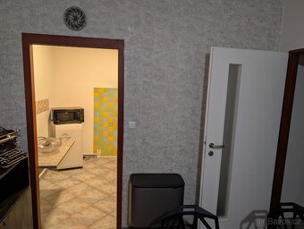 Byt 2+kk po rekonstrukci v krásné a skvěle dostupné lokalitě - 3