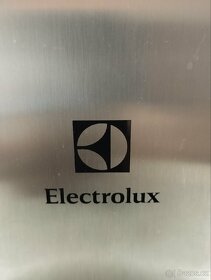 Electrolux sklokeramická varná deska + digestoř - 3