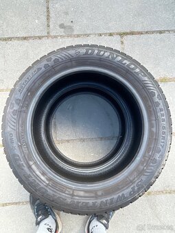 Dvě zimní pneu Dunlop 225/55/17 - 3