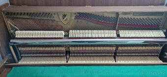 Piano Petrof K114 - 3