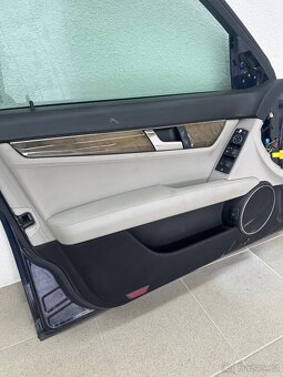Dveře přední levé Mercedes C w204 - 3