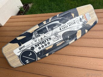 Wakeboard Hyperlite Union 2021 143 cm + vázání Ultra 44.5 - 3
