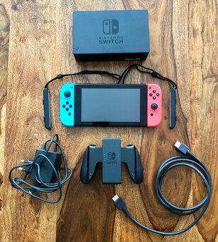 Modované Nintendo Switch + krabice, příslušenství a 32 her - 3