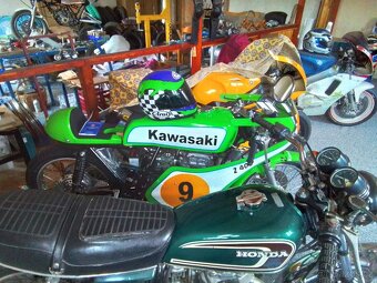 Závodní Kawasaki Z 400 - 3