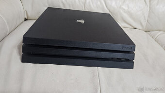 PS4 PRO, kompletní balení+hra - 3