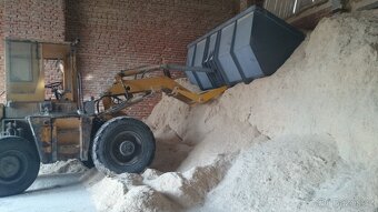 Prodám lžíci na HON UN053 - 3