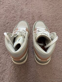 Nike Jordan 1 Mid Milan - 3