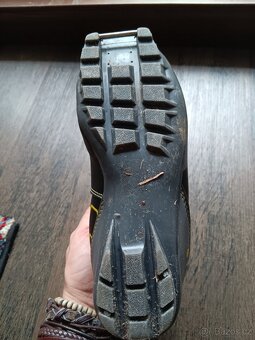 Běžky KAZAMA 140cm šupiny +hůlky +boty 35 - 3