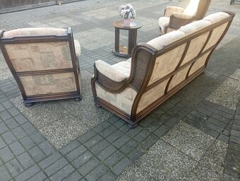 Masivní sedací souprava a stolek - 3