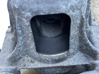 Nápravnice Audi A4 B8 - 3