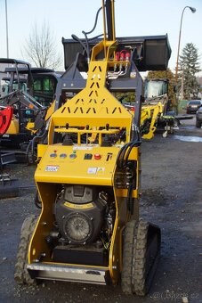 Kompaktní nakladač (mininakladač) - 3