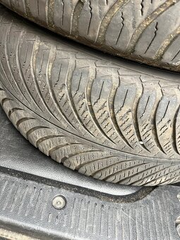 215/55R17 celoroční Goodyear - 3