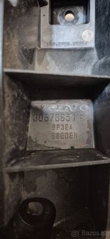 Držák L+P zadního nárazníku Volvo XC70 P3 - 3