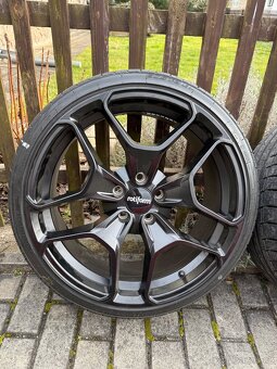 5x112 R19 Rotiform HUR 215/35/19 8,5J ET45 - 3