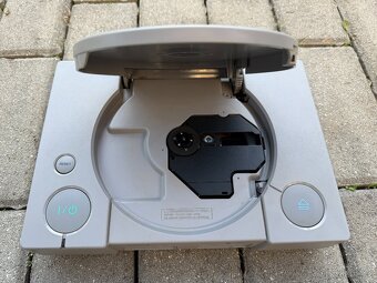 Playstation 1 scph-5552 ČIP, OVP, PAL nová mechanika - 3