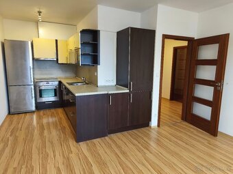Pronájem bytu 2+kk s balkonem, ca 62 m2, v Liberci. - 3