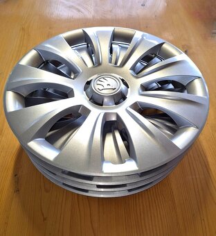 Poklice originál"ŠKODA" R17 - 3