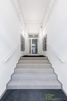Pronájem stylového podkrovního byty 1+kk, 31,03 m2 - Brno - - 3