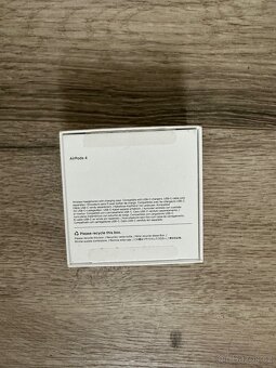 Apple AirPods 4 (bez ANC) - 3