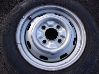 Kola VW Brouk 4x15 ET34 4x130x79 + pneu 155/15 82Q - 3