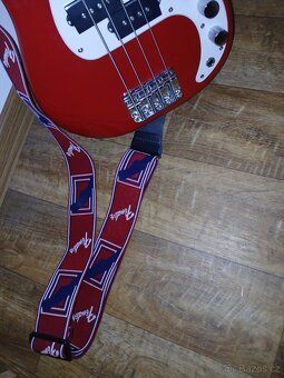 Baskytara Fender - 3