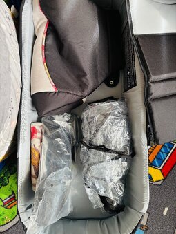 Kinderkraft kočárek korba, otočný sed - 3