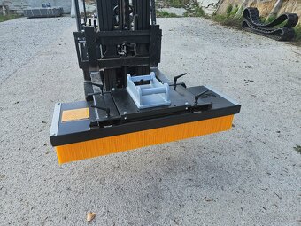 Pevný smeták pro bagr, 12 kartáčů, 1800mm - 3