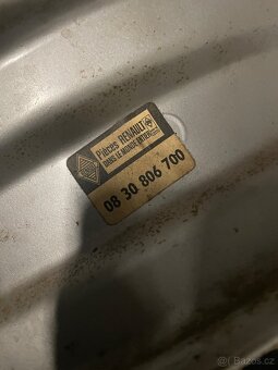 Renault R8 plechová kola - 3