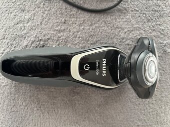 Prodám holicí strojek Philips. - 3