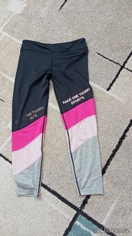 pár kousků pro dívku 146/152 - levně - 3