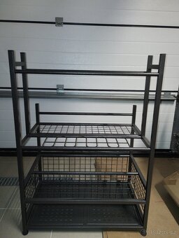 kovový stojan, organizér na zahradní nářadí - 3