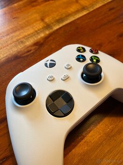 Xbox bezdrátový ovladač + nabíjecí baterie - 3
