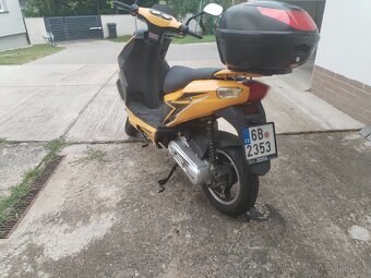 Skutr Rhon LH50QT - 3