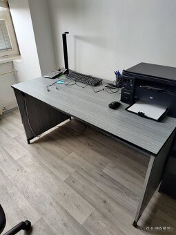 Kancelářský nábytek - 3