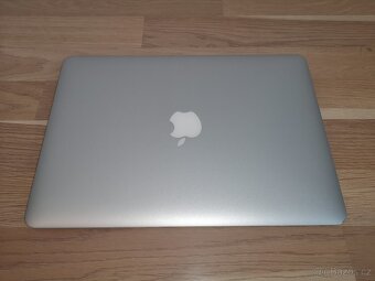 Apple MacBook Air Early 2015 - 3