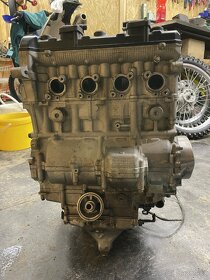 Suzuki GSX-R 1000 K4 díly motoru - 3