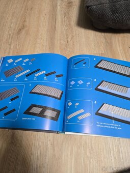 THE LEGO CASTLE BOOK - 3