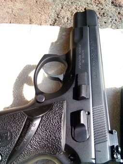 Pistole CZ 85 Combat - 3