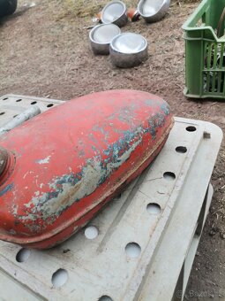 Stadion S11 nádrž plus díly - 3