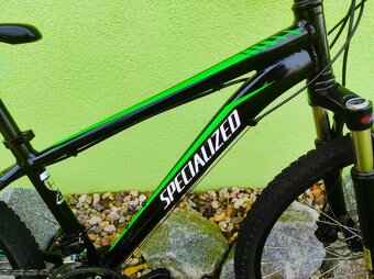 Značkové dětské kolo Specialized 24" (černá/zelená) - 3